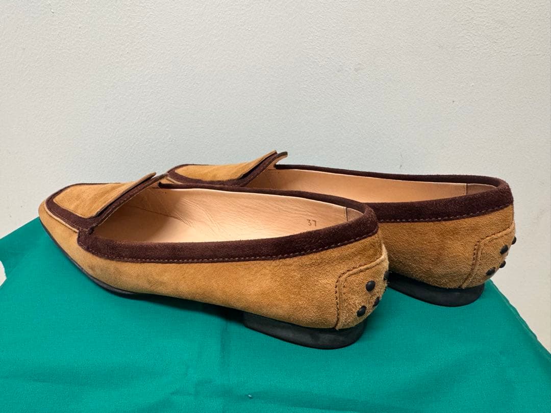 TOD’Sトッズスエードローファー37 ブラウン×キャメルイタリア製 箱・袋なし