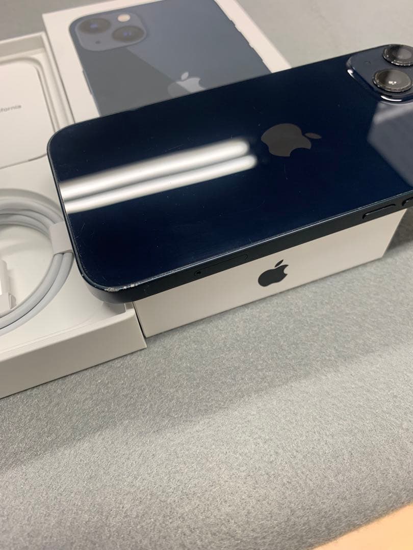 中古品　国内版　SIMフリー　iPhone13 128GB ブルー色