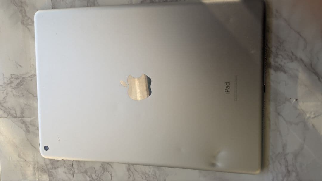 iPad第7世代32 GB キーボードと立てられるカバーもオマケします。