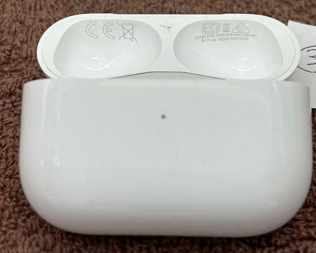 AirPods Pro 中古品　ワイヤレスイヤホン
