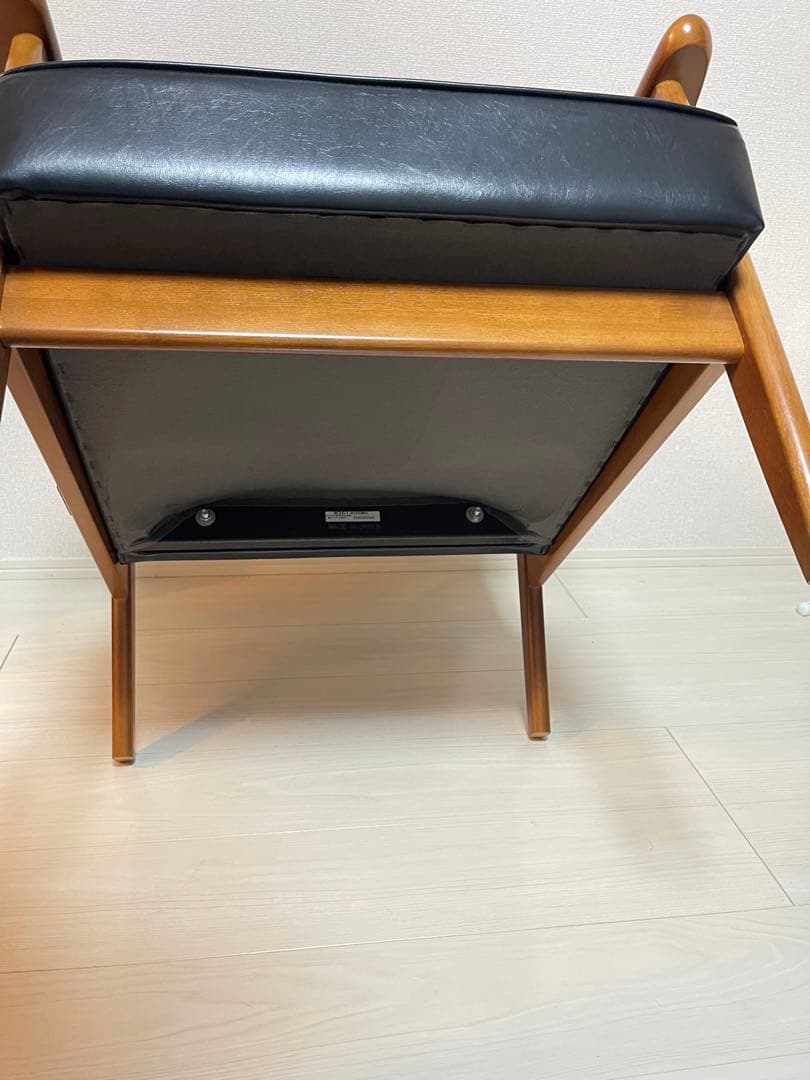 カリモク 60 K シングルチェア ブラック