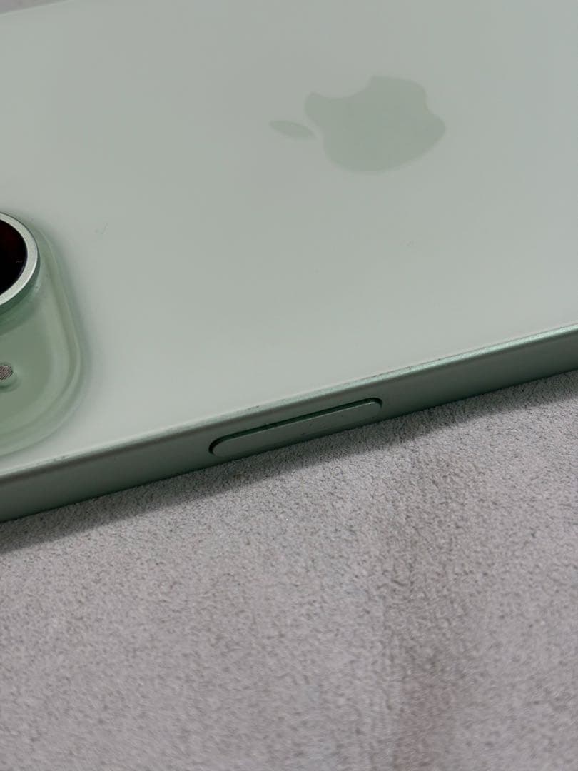 美品 Apple iPhone 15 カナダ版 512GB グリーン本体のみ