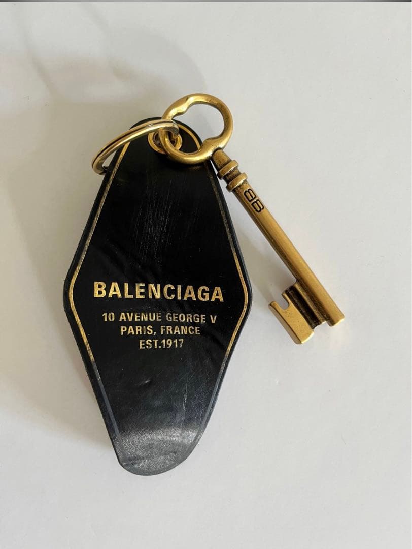 小物 balenciaga invitation spring 24