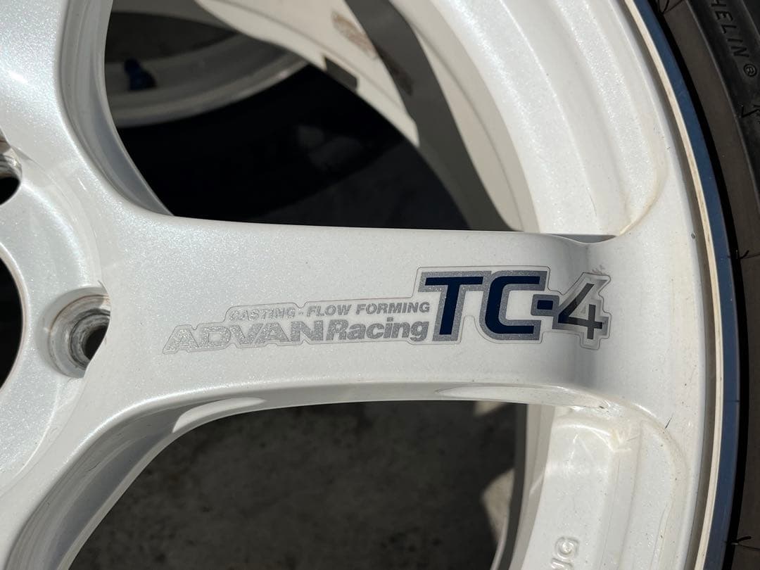 ヨコハマ アドバンTC-4 18インチ