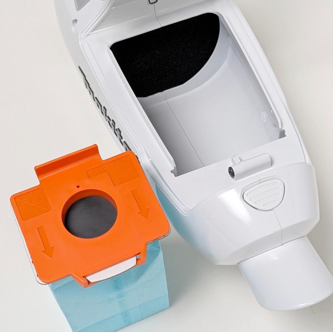 未使用　makita　マキタ　10.8V　コードレス掃除機　CL107FDSHW