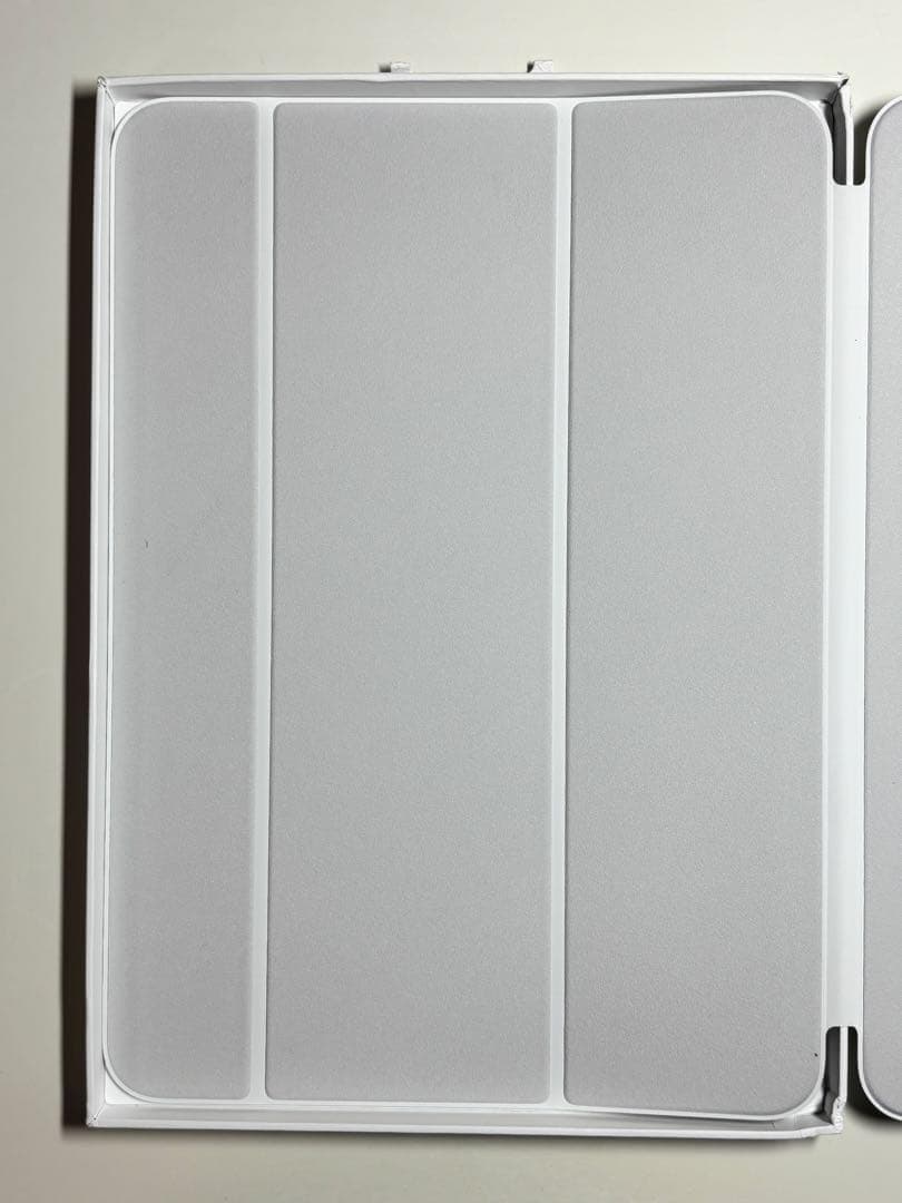 【新品】11インチ iPad Pro用スマートフォリオ・ホワイト②