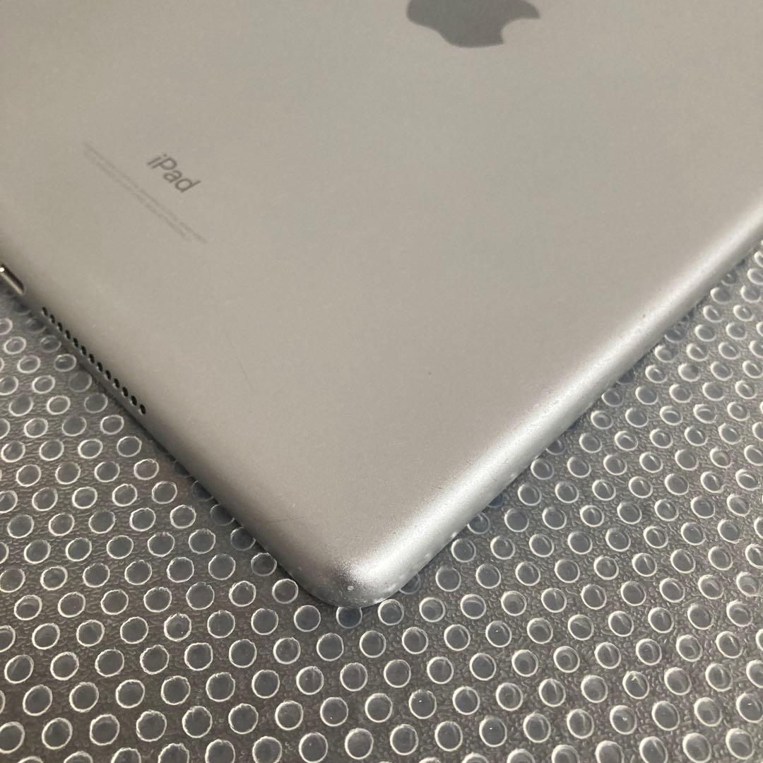 2853【早い者勝ち】電池良好☆iPad5 第5世代 32GB SIMフリー☆
