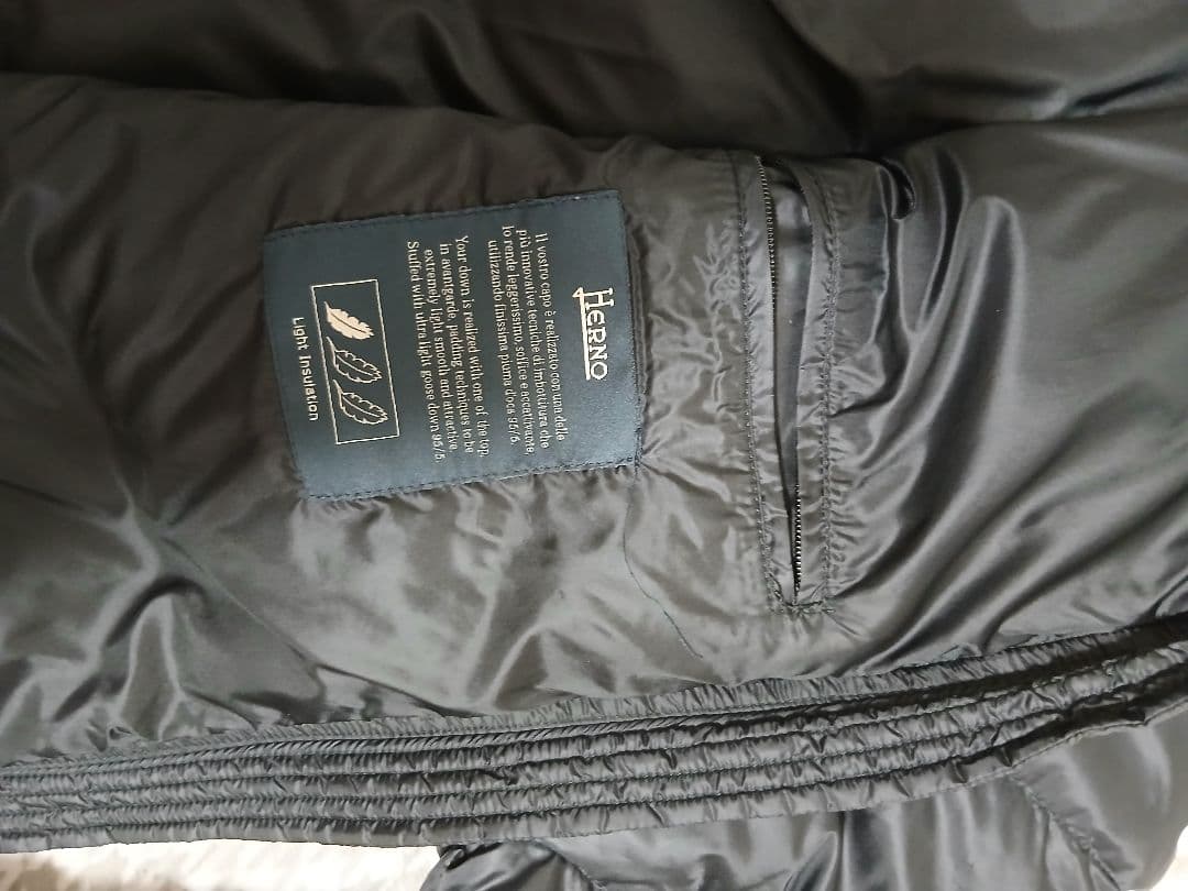 Herno 最終値引き価格！超軽量！ ブラック ダウンジャケット 　L