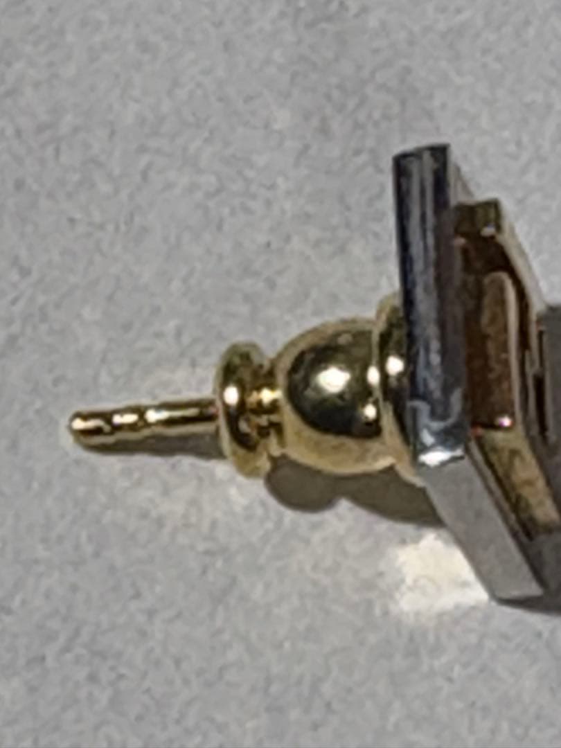 FENDI 片耳 ピアス FFロゴ 9mm 専用 イエロー箱付き 正規品