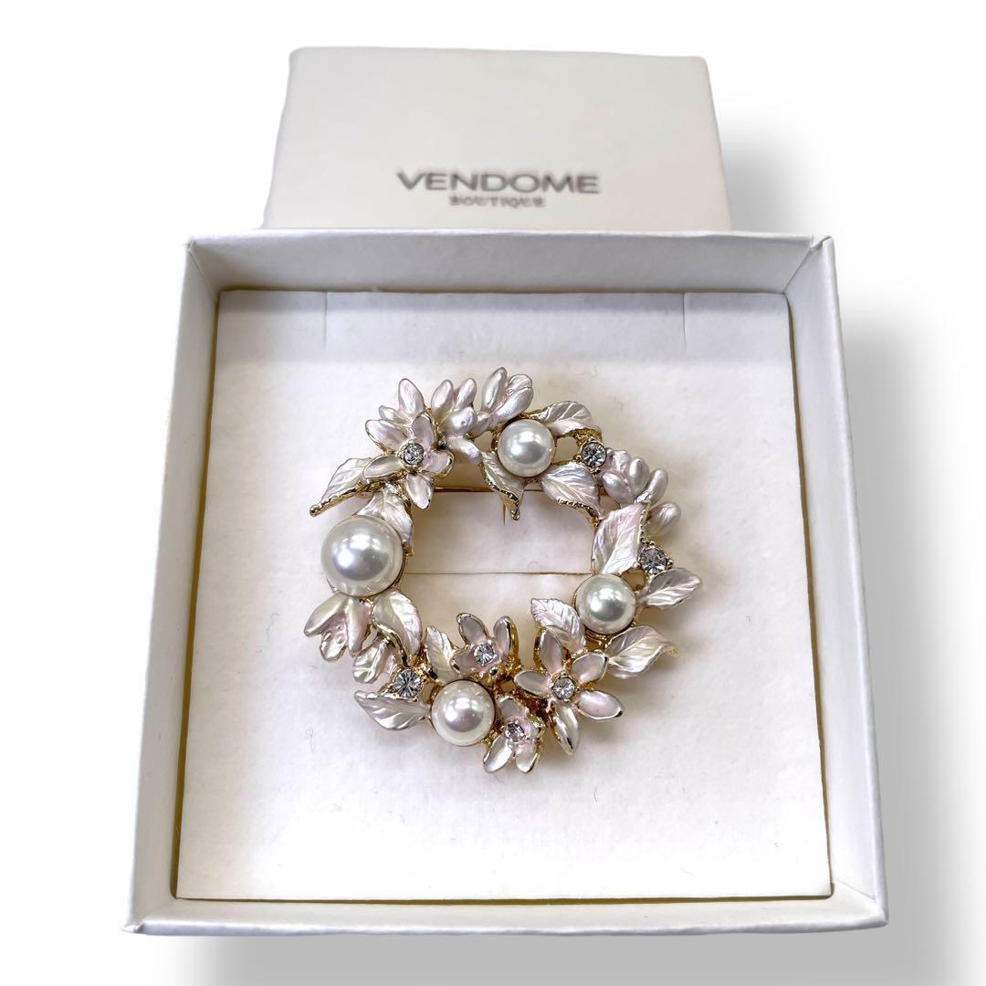 VENDOME BOUTIQUE 貝パール リースブローチ ストーン フラワー