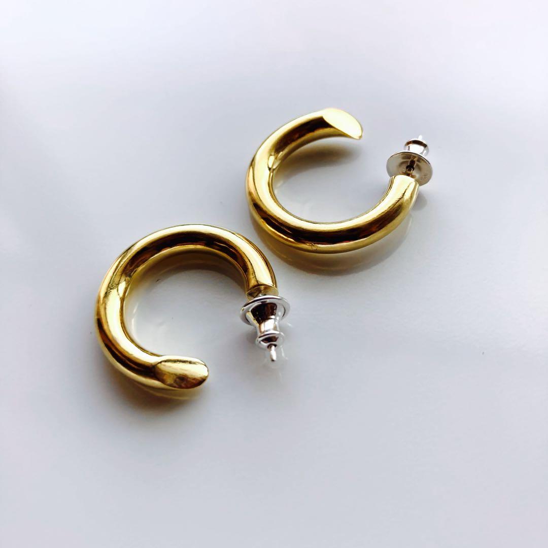 ゴールド 4×23mm 両耳　18金　ピアス　701サイズ同