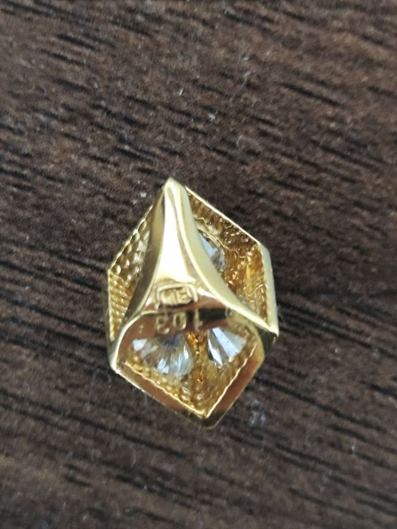 K18刻印入り ピアス