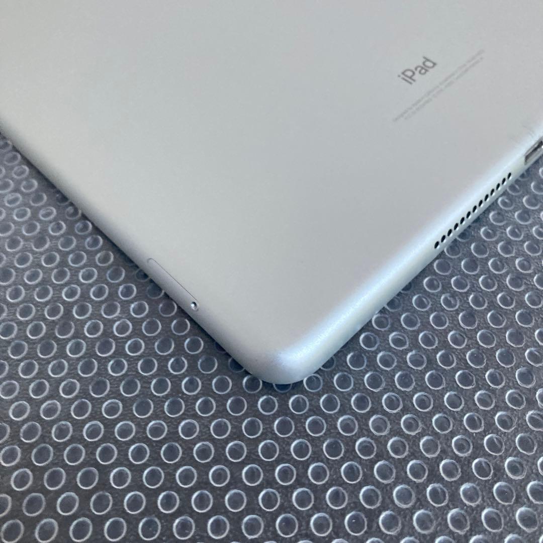 3187 電池最良好☆比較的美品☆iPad5 第5世代 32GB SIMフリー☆