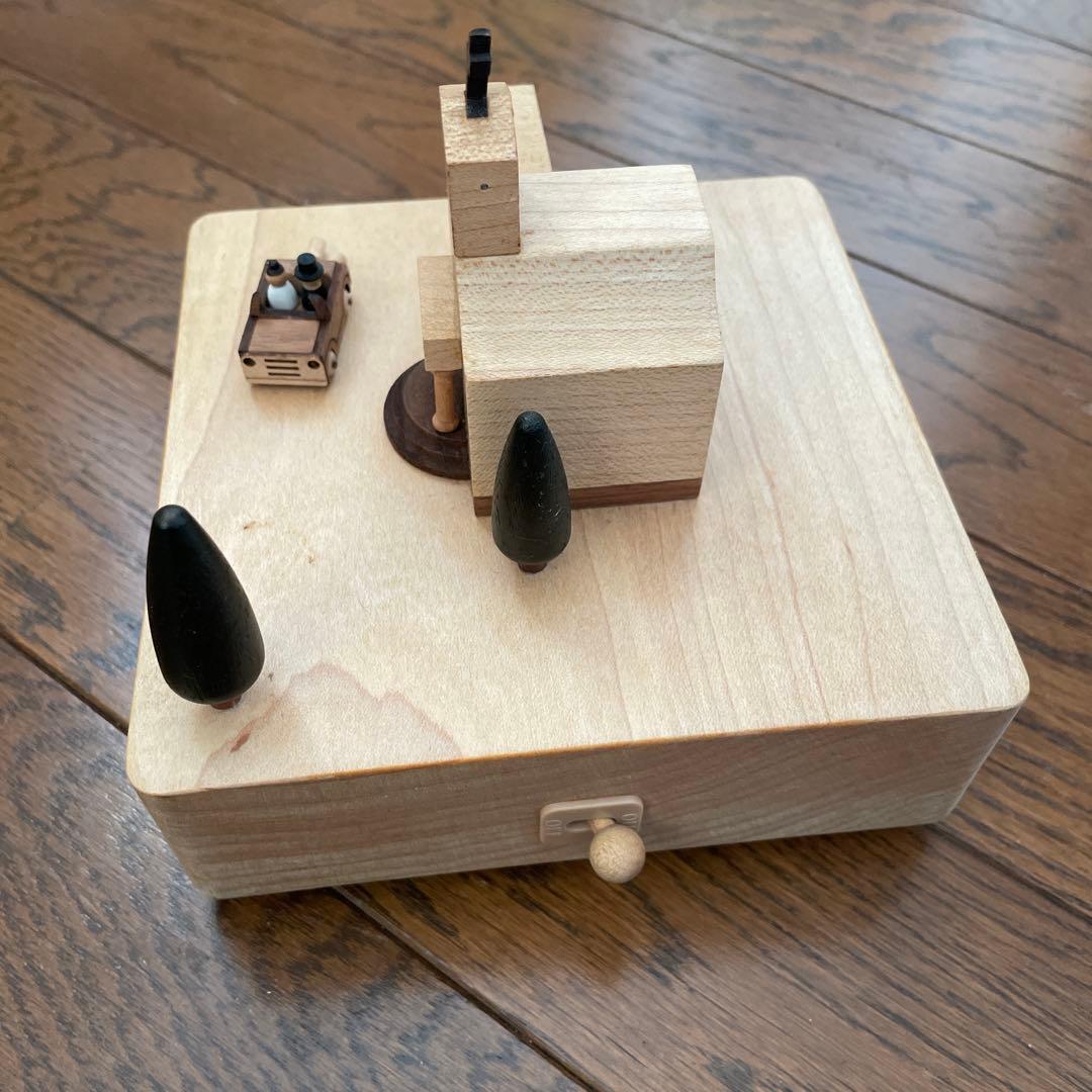 木製教会オルゴール ミニチュア車付き