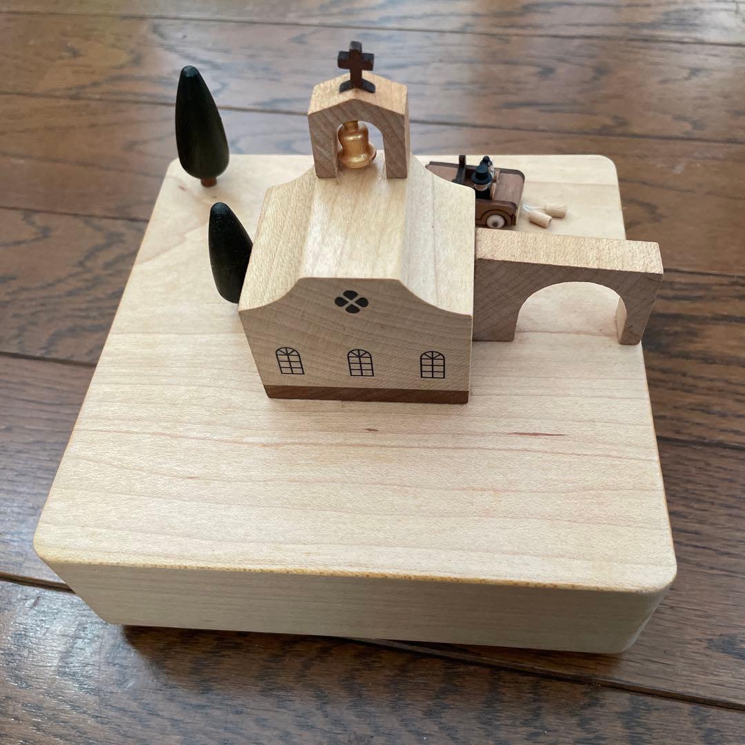 木製教会オルゴール ミニチュア車付き