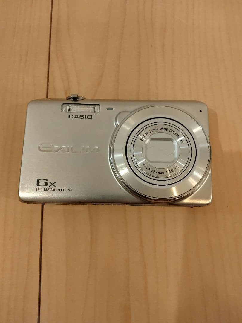 CASIO EXILIM6倍ズーム 16.1メガピクセルデジタルカメラケース付き