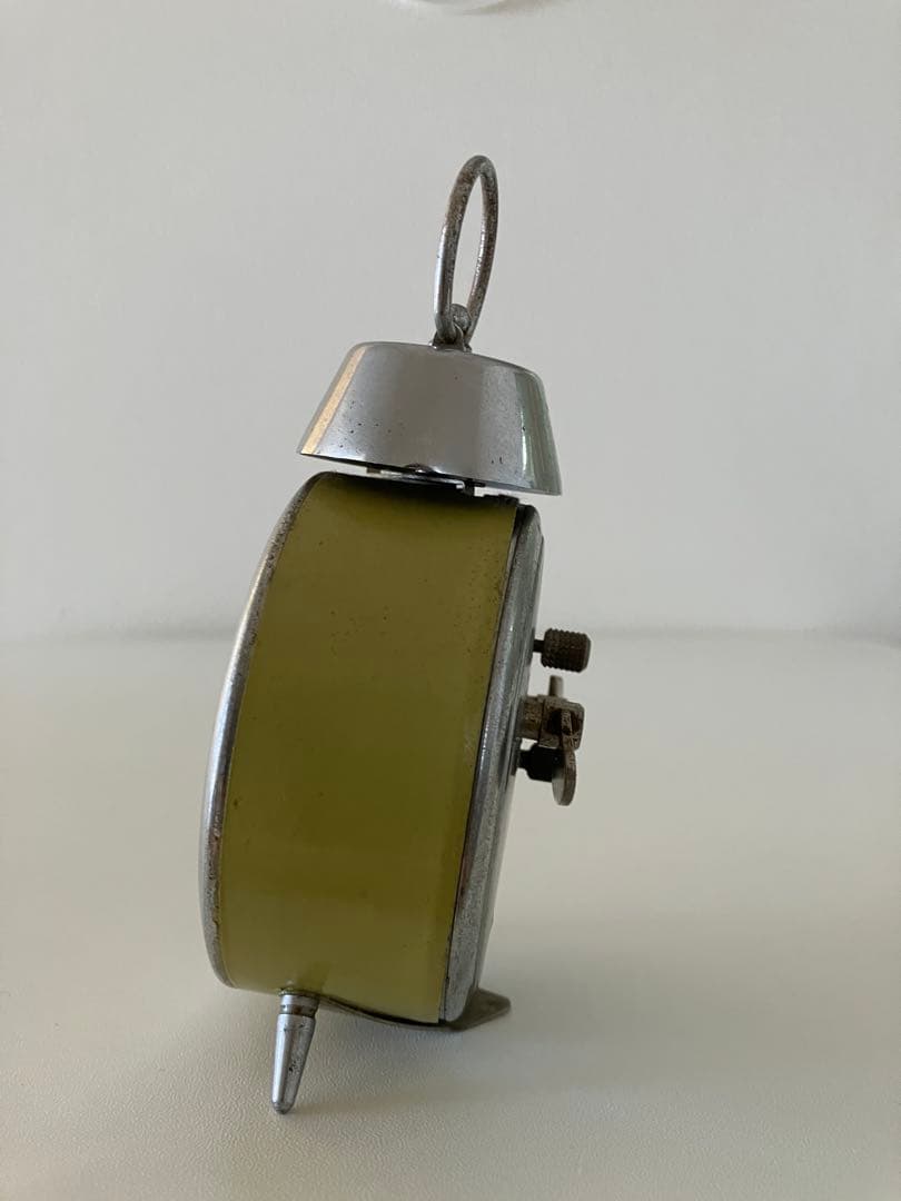 東ドイツ　　アナログ　ゼンマイ式　目覚まし時計　ruhla ビンテージ