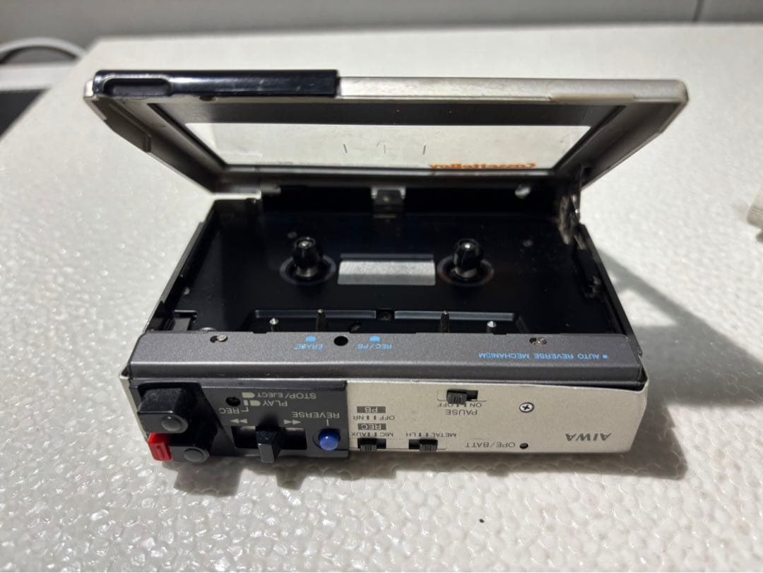 AIWA カセットボーイHS-F2 カセットプレーヤー オートリバース　ジャンク