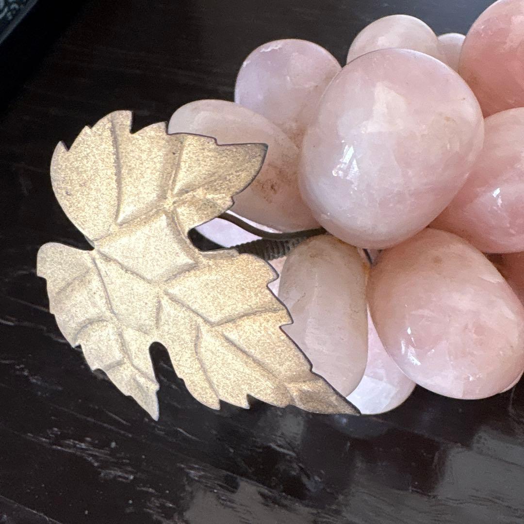 石のピンクの葡萄(大小２個)