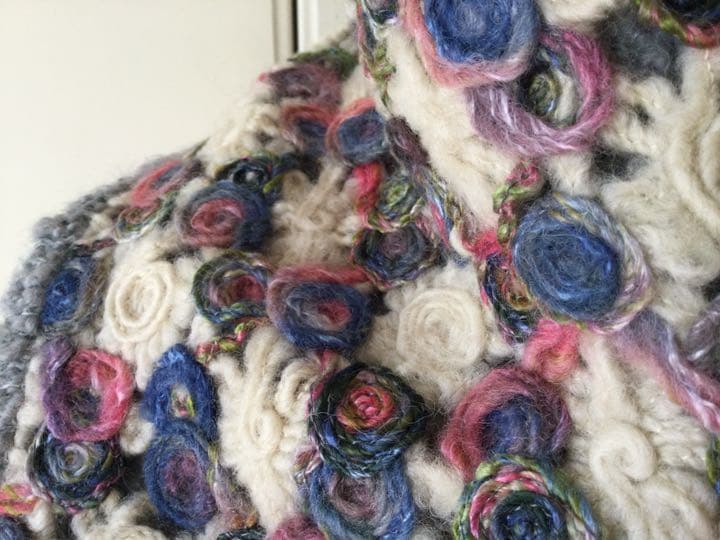 (値下げ最終) M&KYOKO 豪華刺繍ネックウオーマー&クレマチスセーター