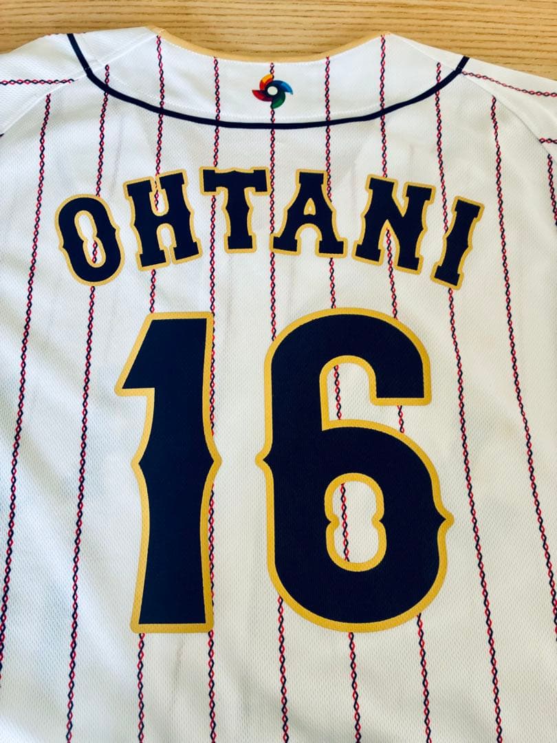 大谷翔平 侍ジャパン ユニフォーム ミズノ製　ユニホーム型クッションオマケ付き