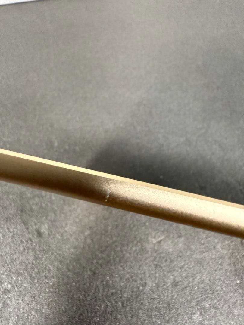 iPad mini4　128GB　7.9インチ　ゴールド／ホワイト　Apple