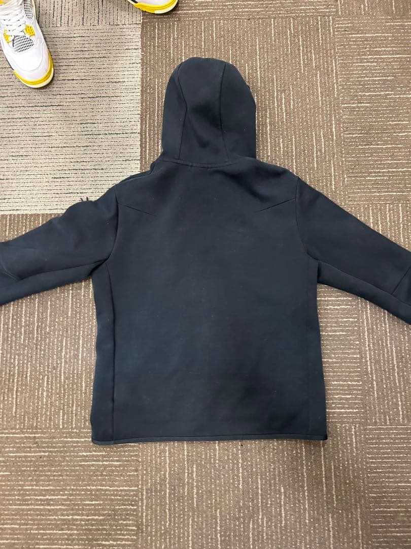 NIKEテックフリース黒上