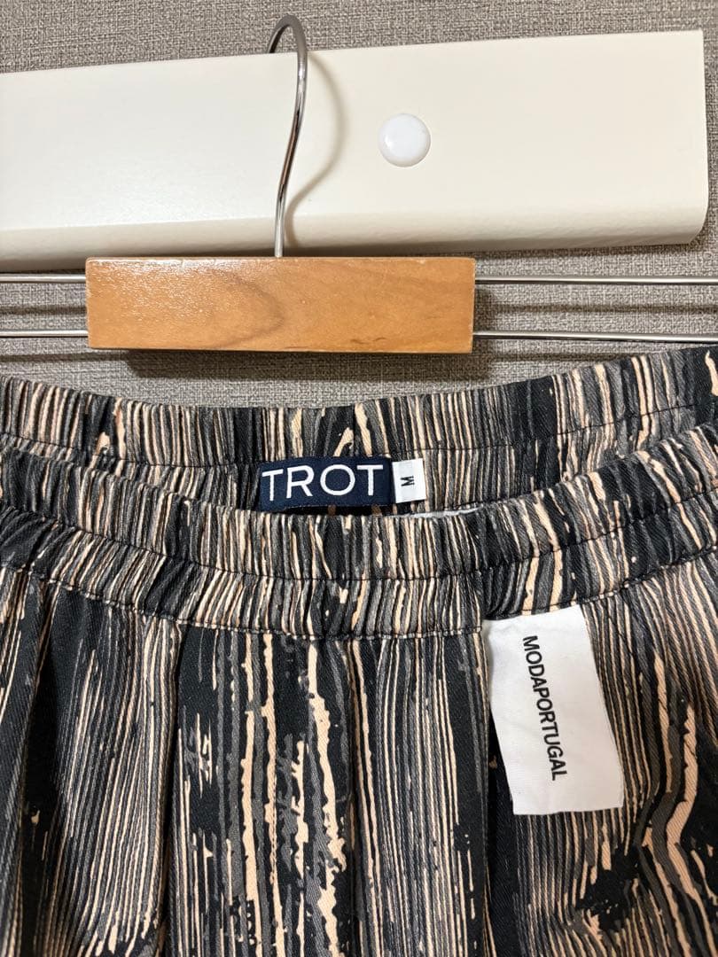 【限定値下げ中】大阪・関西万博 ポルトガル館 スタッフ ユニフォーム 上下セット