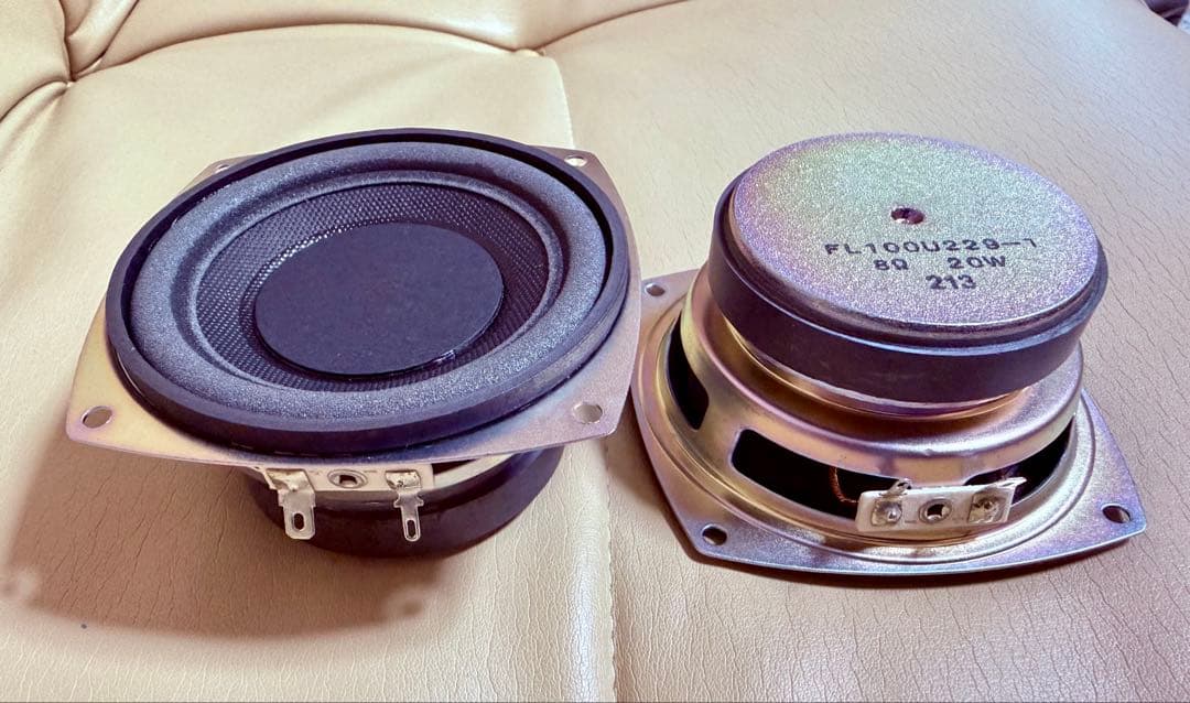 ブックシェルフ型2wayスピーカー （ペア）レッド/ウッド