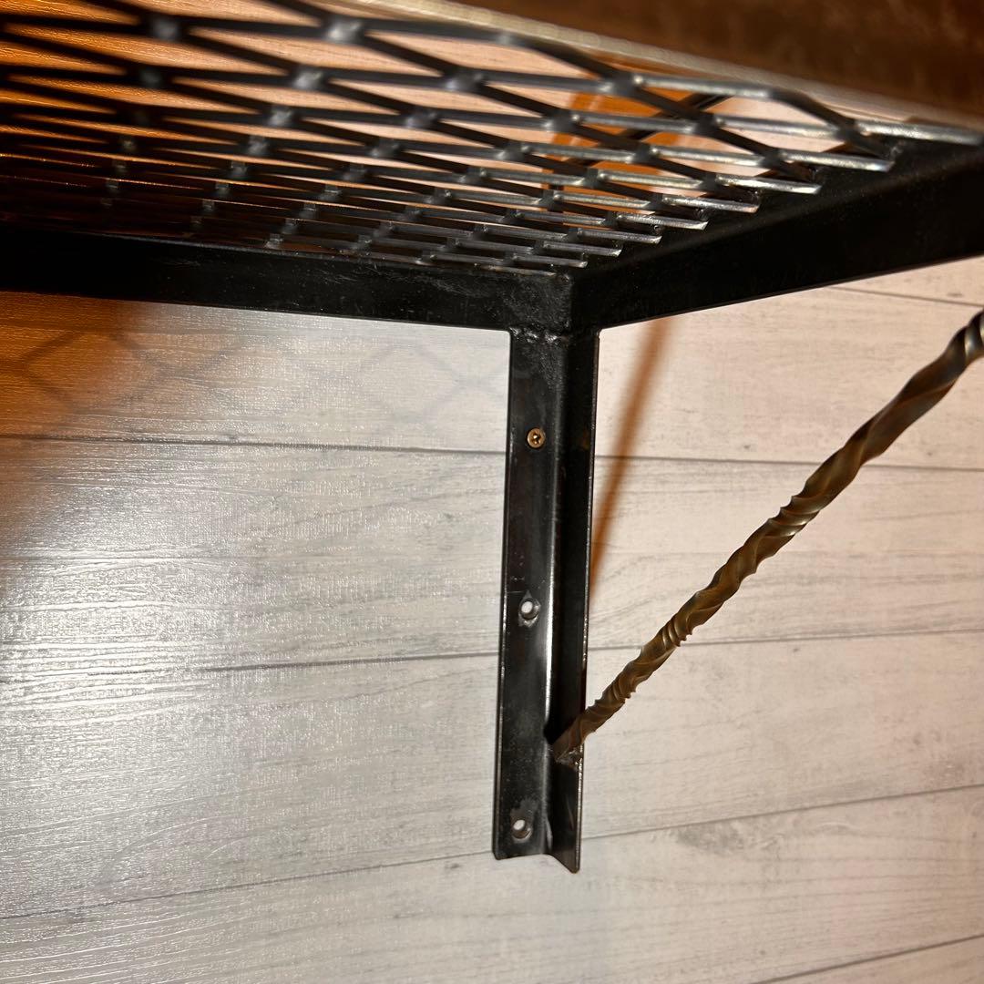 ウォールシェルフ　ツイストシェルフ　アイアンシェルフ　アンティークシェルフ