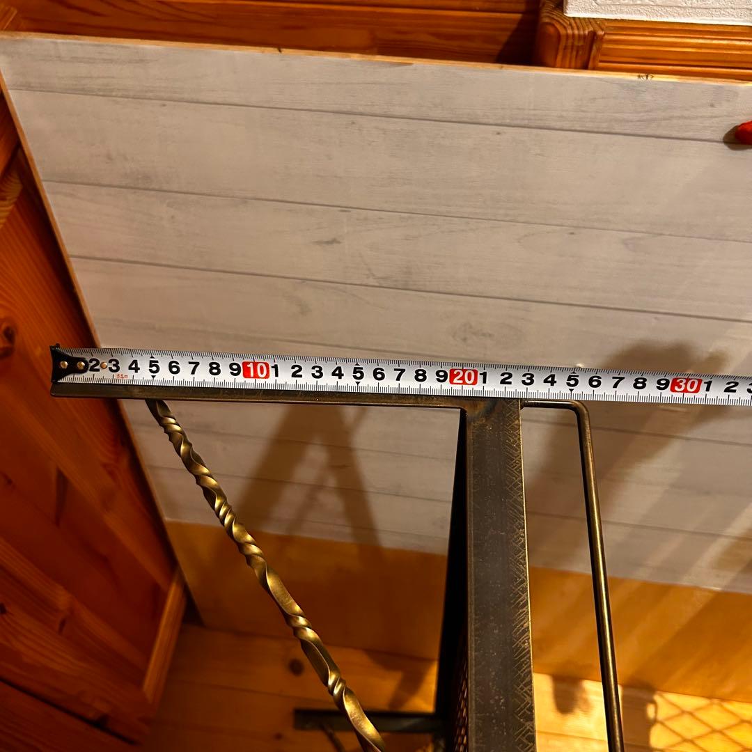 ウォールシェルフ　ツイストシェルフ　アイアンシェルフ　アンティークシェルフ