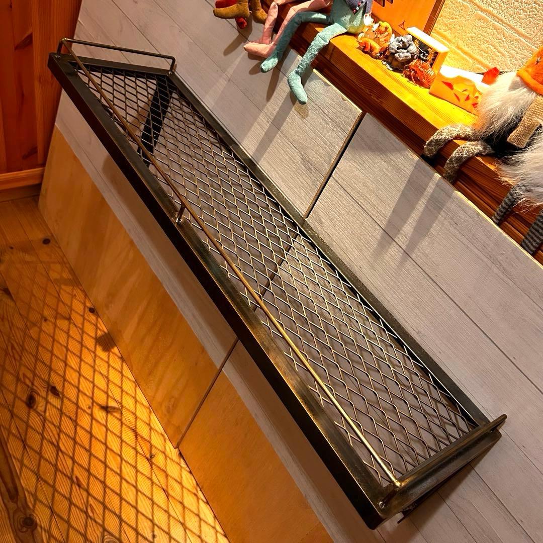 ウォールシェルフ　ツイストシェルフ　アイアンシェルフ　アンティークシェルフ