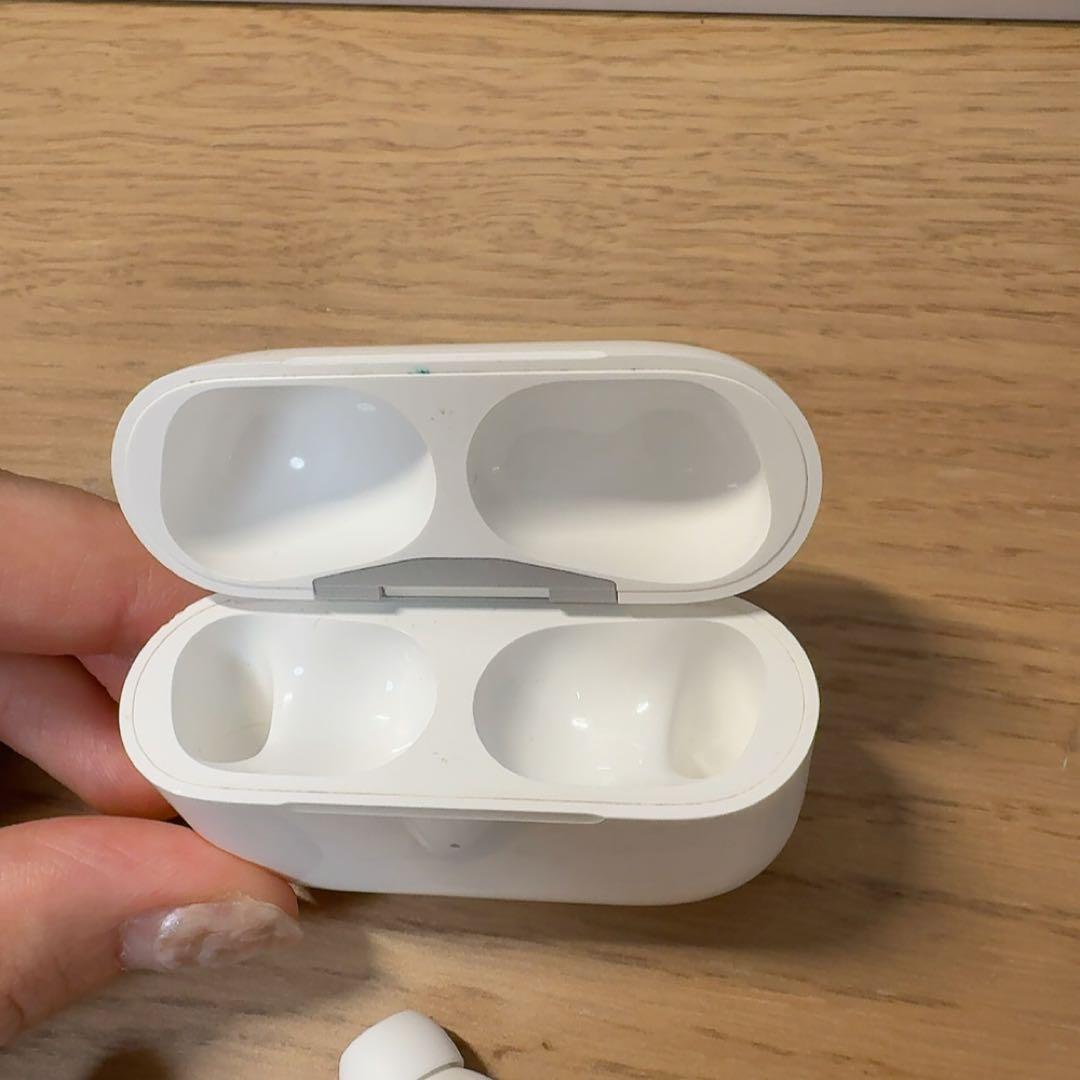 AirPods pro 第一世代 ワイヤレス充電ケース付き