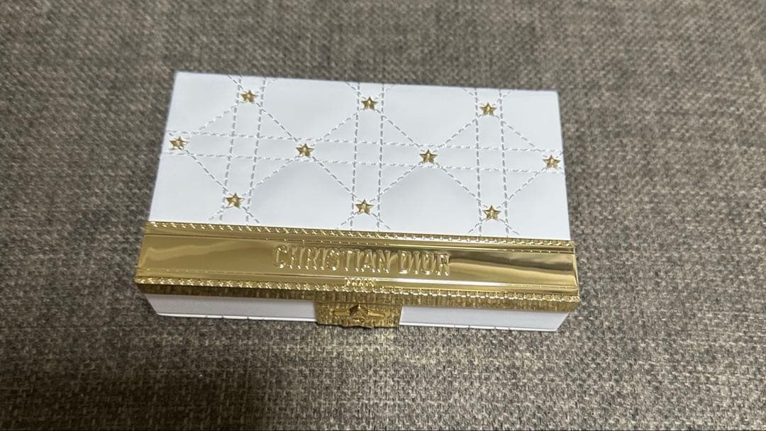Diorクチュール アイ パレット (ホリデー コレクション 2025 限定品