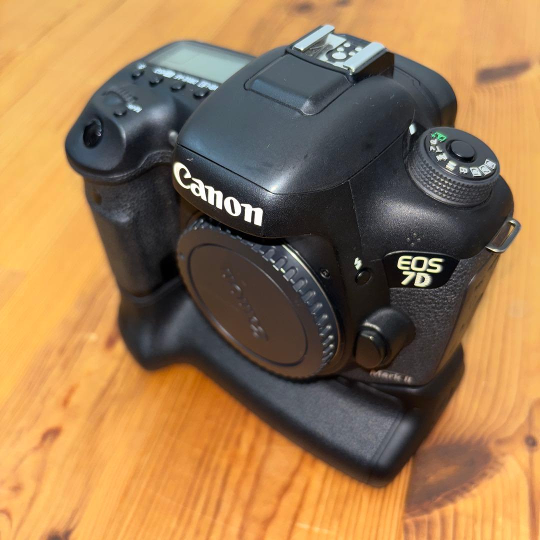 【最終値下げ】Canon EOS 7Dmark2 ＋BG-E16