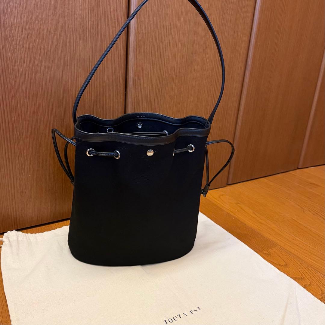【未使用品】TOUT Y EST コキーバケツバッグ 黒