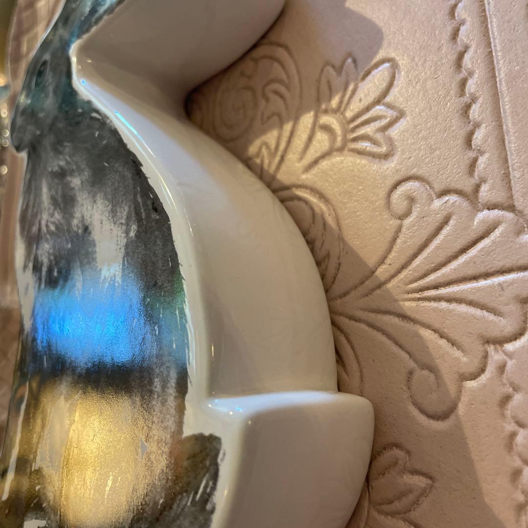 古いうさぎの陶器貯金箱