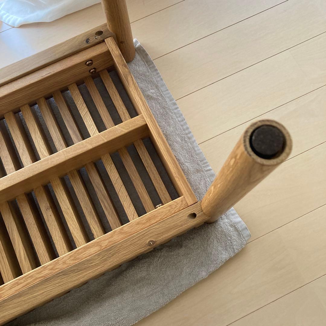 木製スラットデザインテーブル