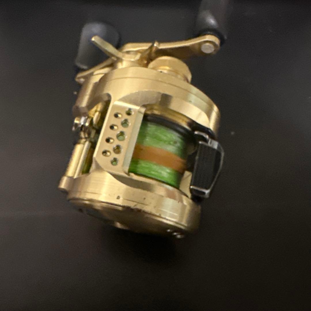 Shimano 200HG ベイトリール ゴールド/グリーン