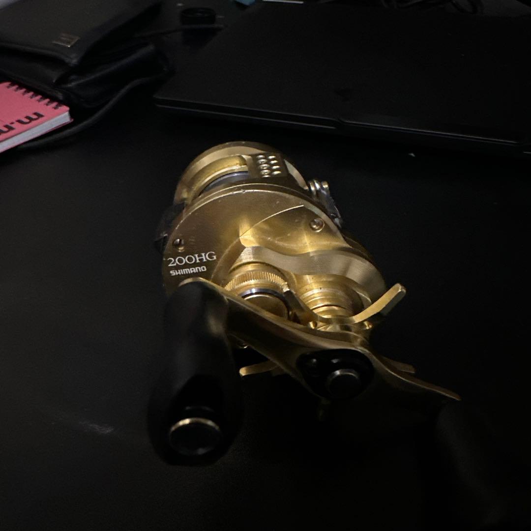 Shimano 200HG ベイトリール ゴールド/グリーン