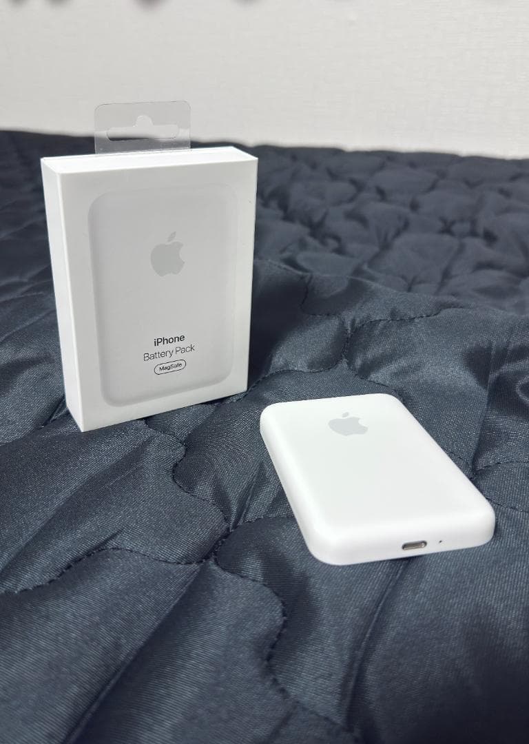 x*y様 iPhone SE(第3世代)64GB Appleモバイルバッテリー付