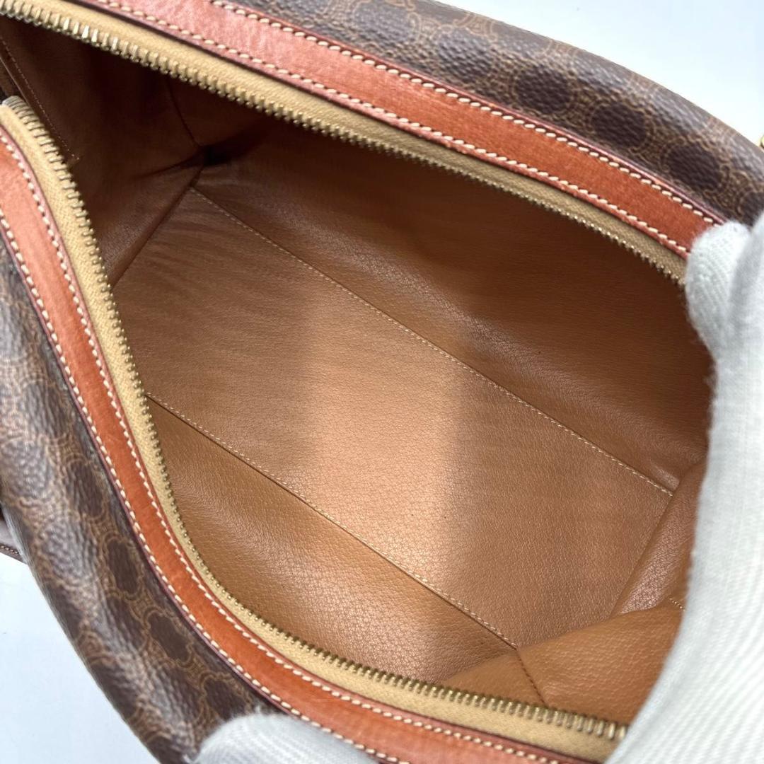 あき(お値下げ交渉OK✨) 　CELINE ミニボストン ハンドバッグ