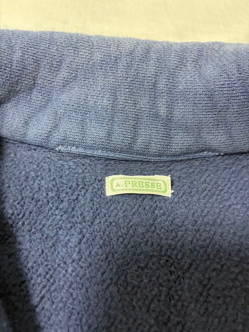 アプレッセのハーフジップスウェット