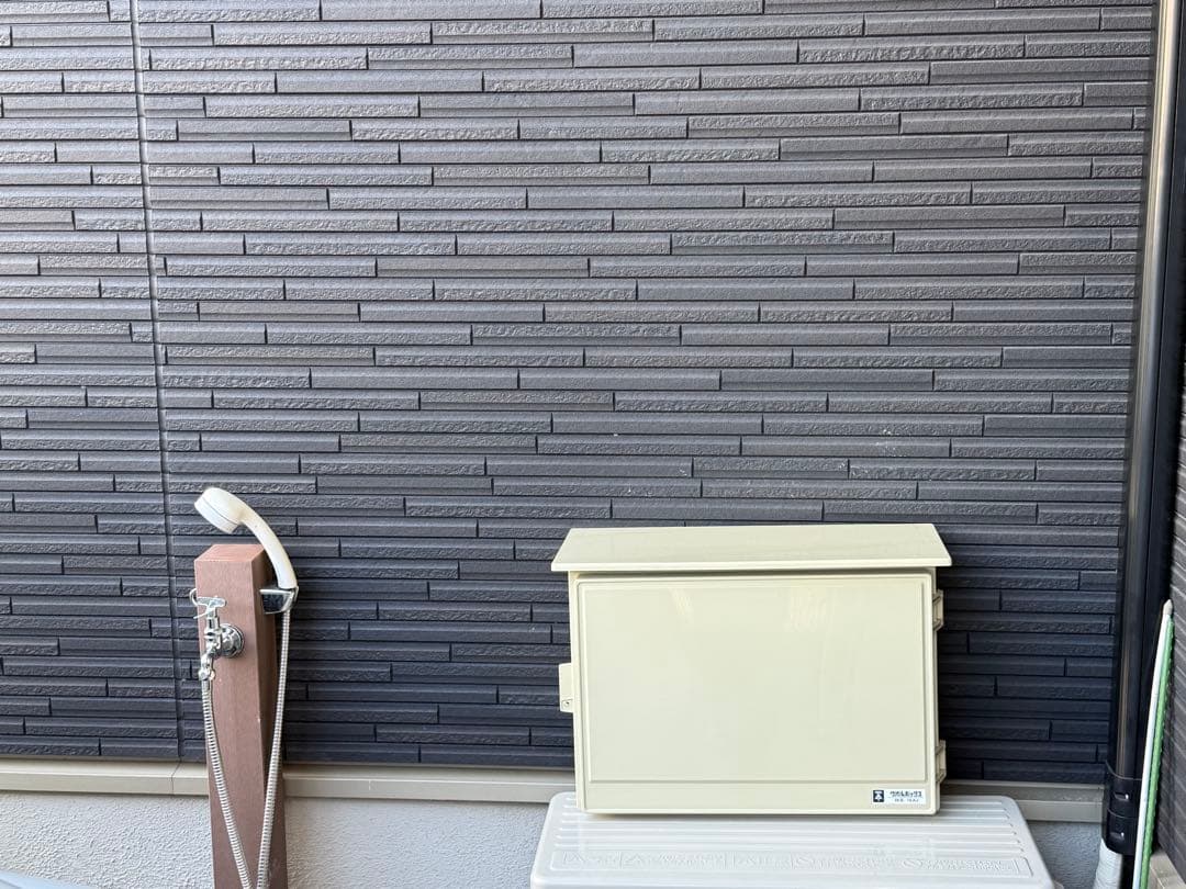 Tesla電気自動車（EV）200V充電コンセント＋漏電ブレーカー＋防雨ボックス