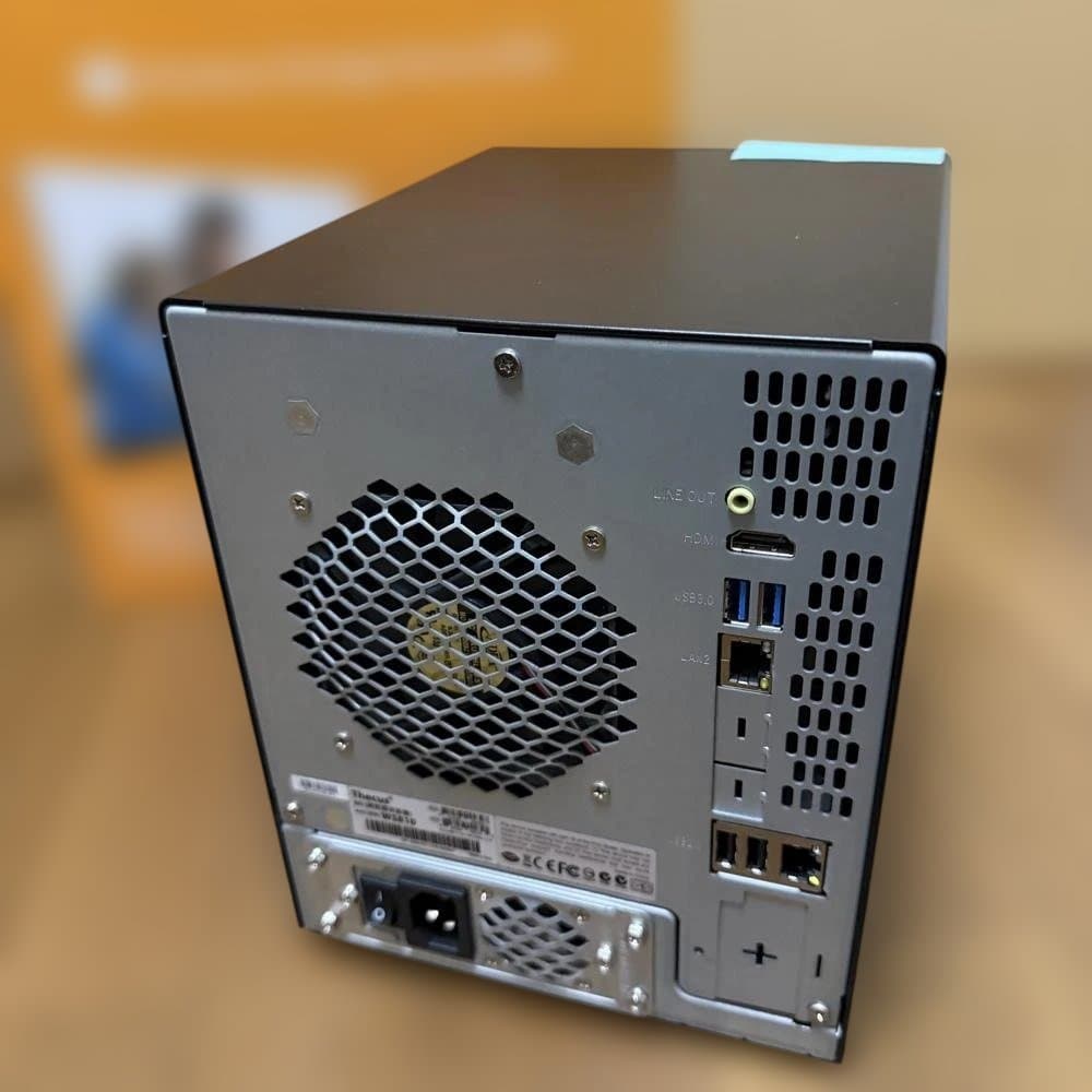 【メモリ16GB増設済】Thecus W5810 5ベイNASケース