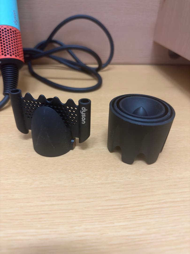 Dyson Supersonic ドライヤー 付属品付き