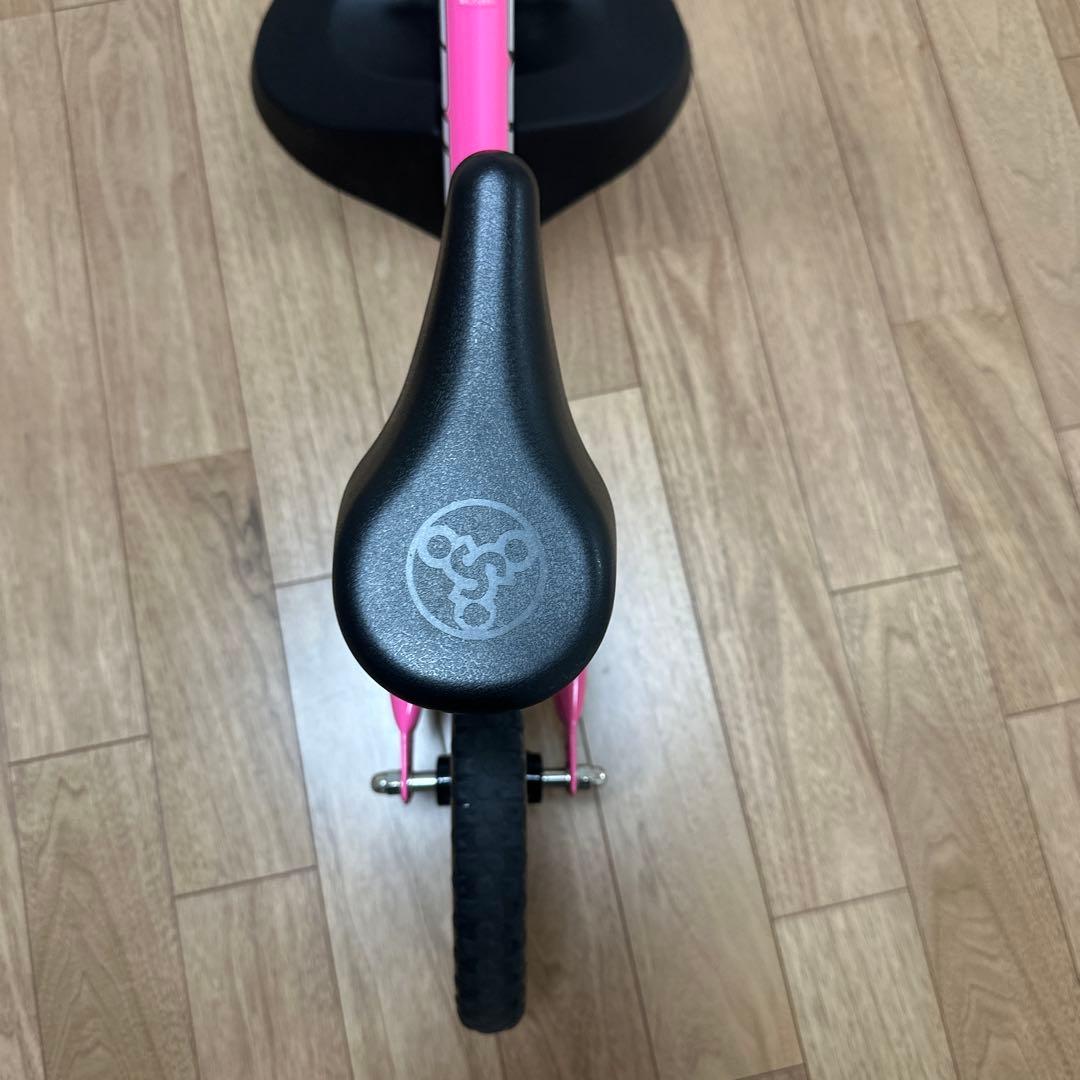 ストライダー12インチ　ピンク　純正マルチバイクスタンド付き