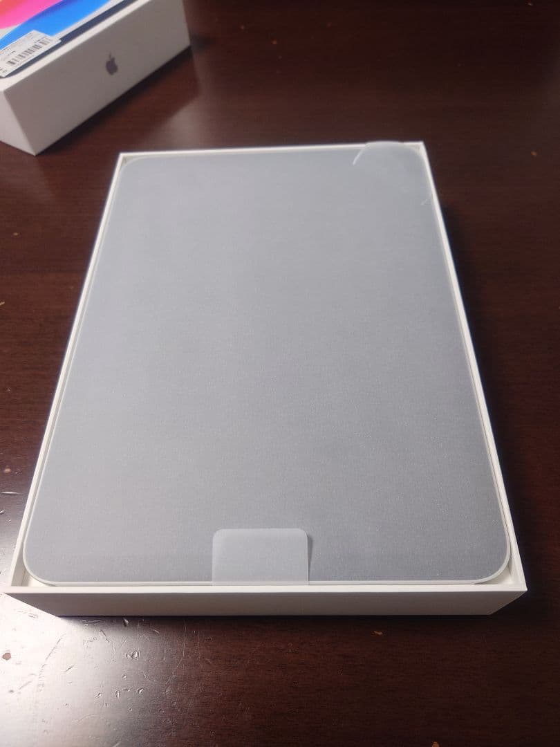 未使用 iPad 16 シルバー　土日価格