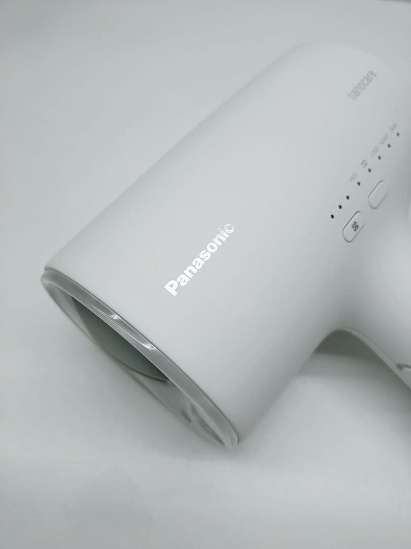 ほぼ未使用品☀ノズル付きPanasonic ナノケア ドライヤー EH-NA0J
