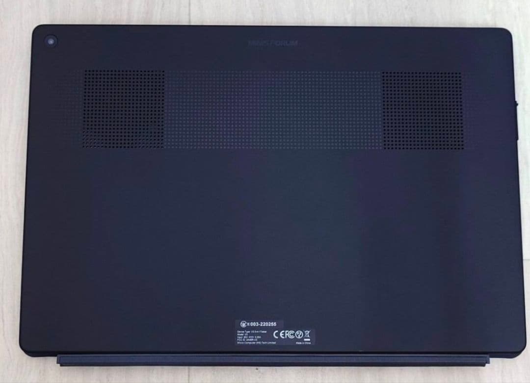 MINISFORUM V3 タブレットPC Ryzen 7 8840U 32GB